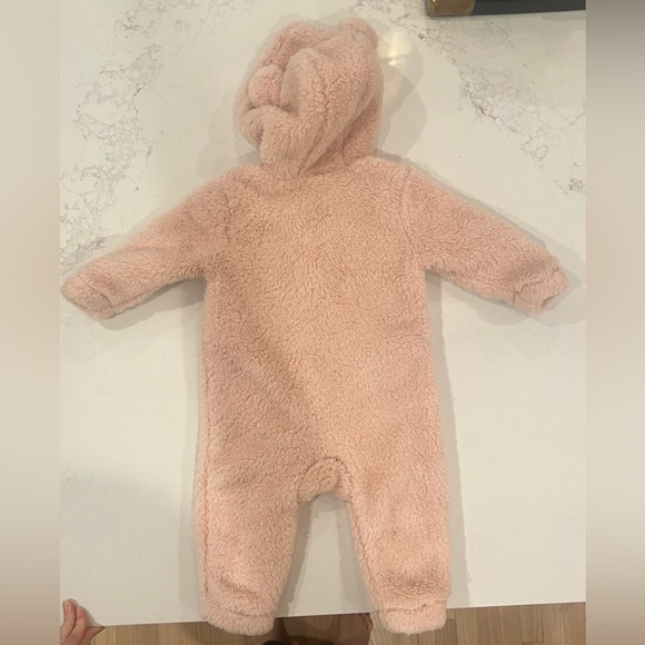 Baby pink fuzzy fleece outerwear - Picture 4 of 5